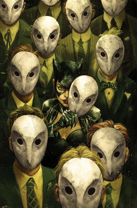 CATWOMAN #83 CVR A SEBASTIAN FIUMARA (21 Jan Release)